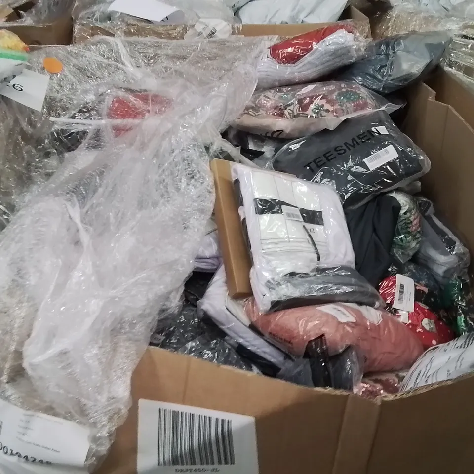 PALLET OF KISSMODA TOPS,SWIMWEAR,COMPRESSION WEAR CLOTHES PRODUCTS TO INCLUDE;TAHIRT,BRA,NIGHT DRESS