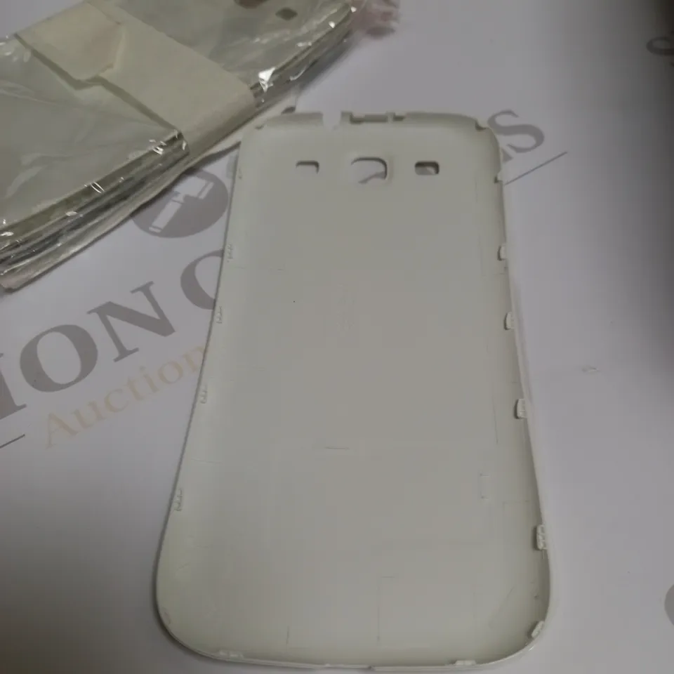 SAMSUNG S3 BACK COVERS WHITES APPROX. 5 