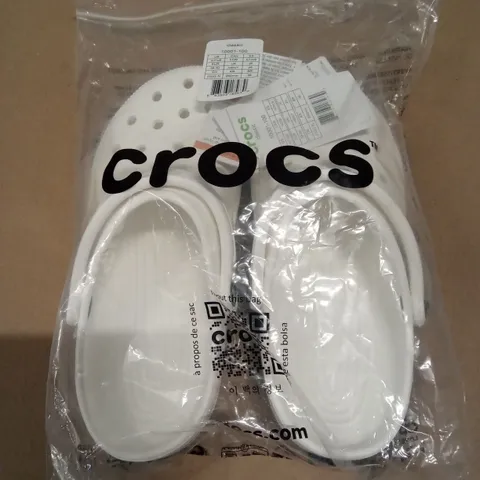 CROCS CLASSIC WHITE – IN PLASTIC PACKAGING // SIZE: M6/W7