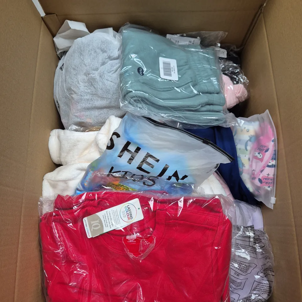 BOX OF APPROXIMATELY 25 ASSORTED KIDS CLOTHING ITEMS TO INCLUDE - TOP , SHORTS , T-SHIRT ETC