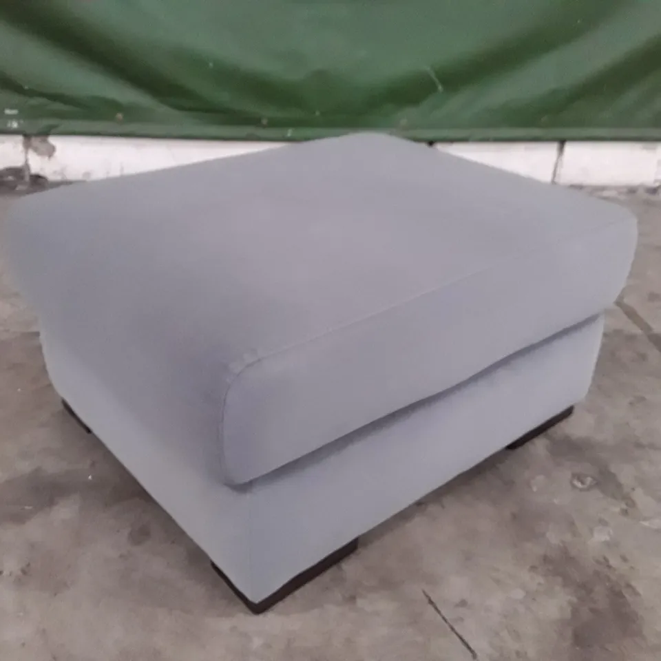 QUALITY ITALIAN DESIGNER MERRY DUE FOOTSTOOL - GREY FABRIC