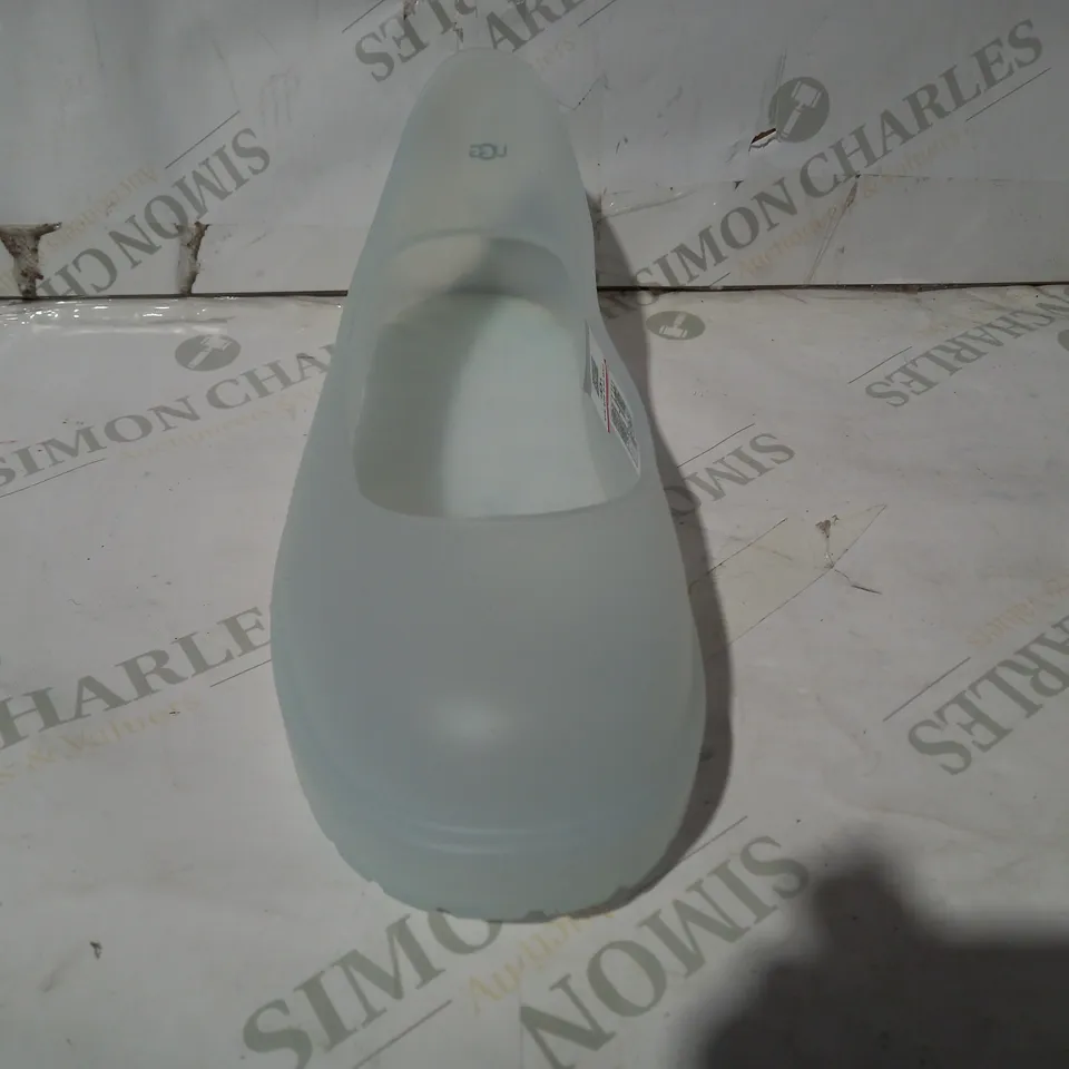 BOXED PAIR OF UGG GUARD PROTECTIVE SHOE COVERS UK SIZE 8-10