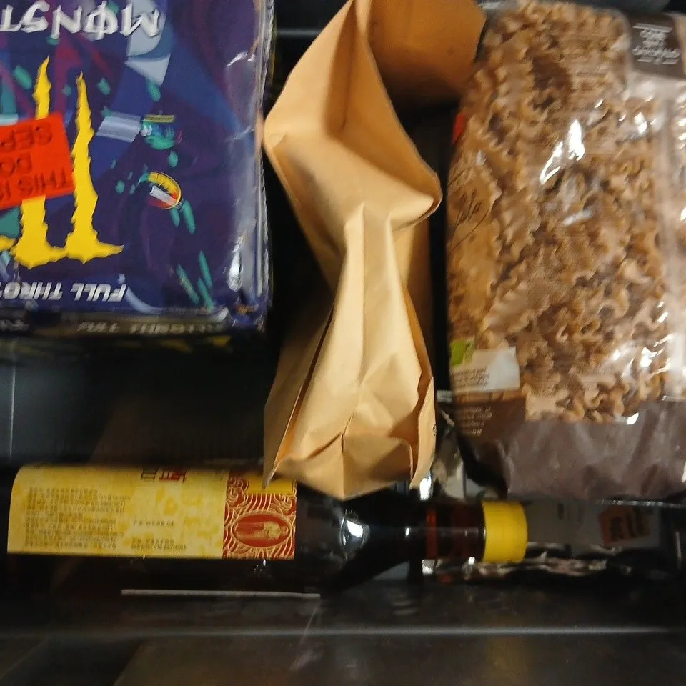 APPROXIMATELY 10 ASSORTED FOOD AND DRINK ITEMS TO INCLUDE PEPSI, AQUA LIBRA, ETC