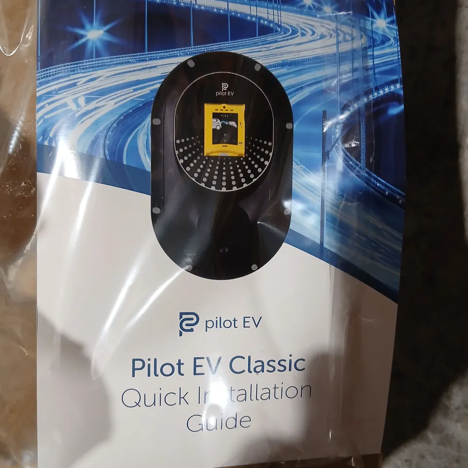 PILOT EV CHARGER – TETHERED DOMESTIC, WITH QUICK INSTALLATION GUIDE EVMBCEU004WIFIS