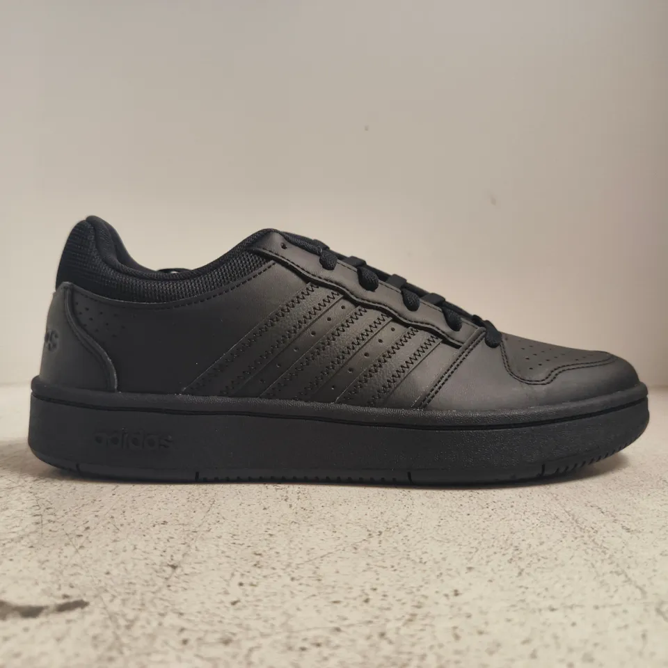 BOXED PAIR OF ADIDAS HOOPS CLASSIC TRAINERS IN BLACK SIZE UK 8