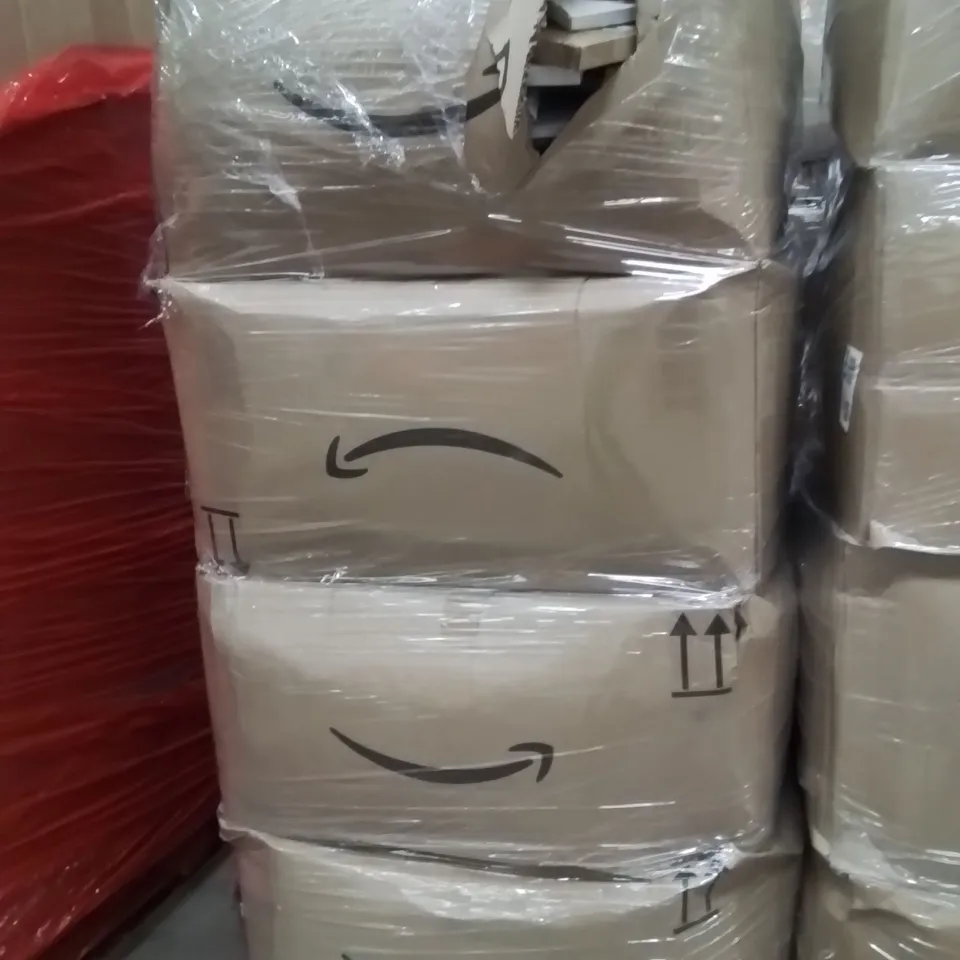 PALLET CONTAINING A LARGE QUANTITY OF PHONE CASES,SCREEN PROTECTORS 