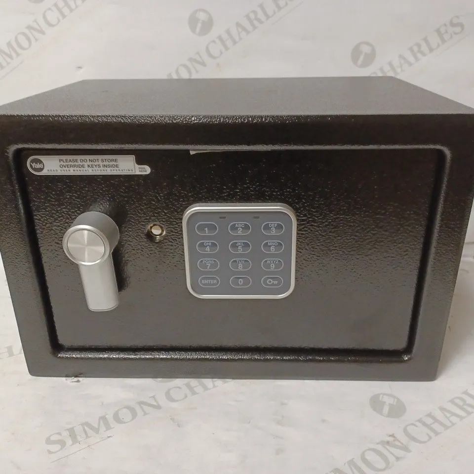VALUE SMALL YALE SAFE