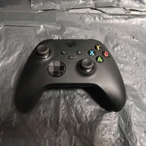 XBOX WIRELESS CONTROLLER - BLACK