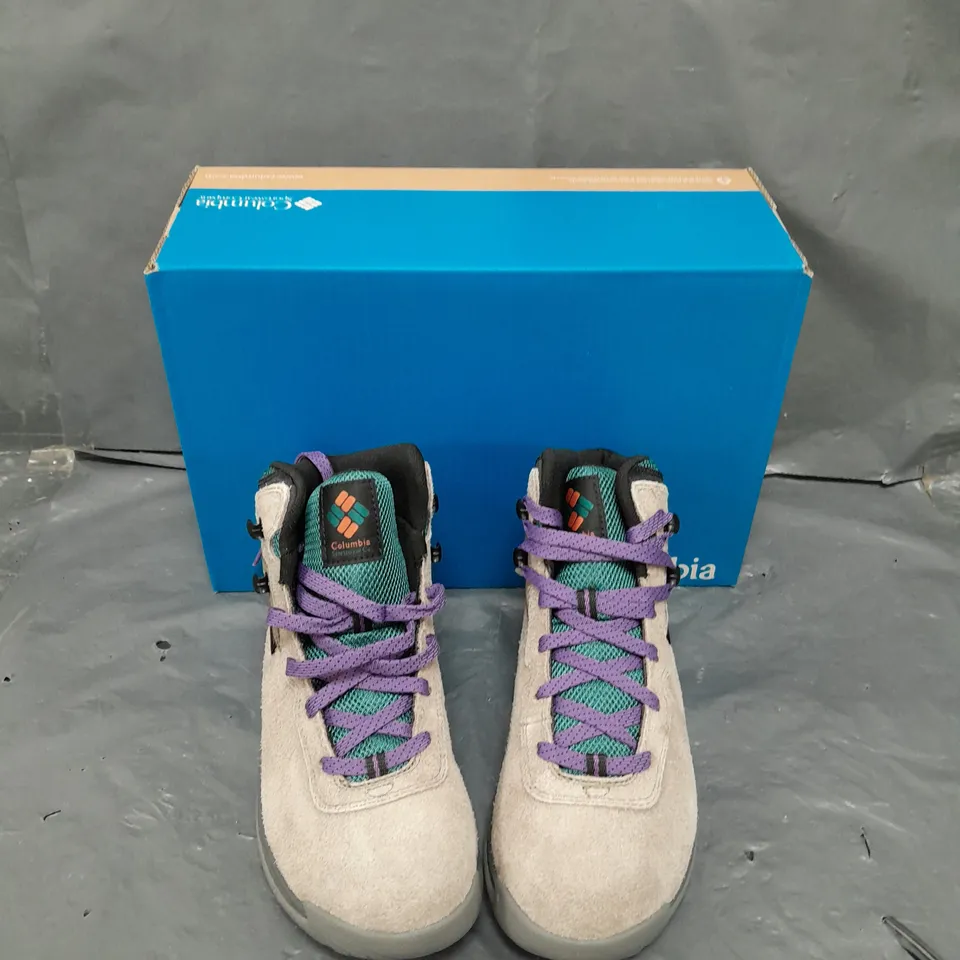 BOXED PAIR OF COLUMBIA NEWTON RIDGE BC WOMENS UK 5 