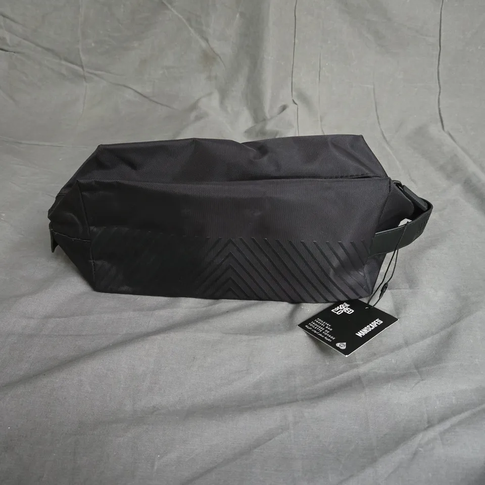 MANSCAPED THE SHED 2.0 WASHBAG IN BLACK