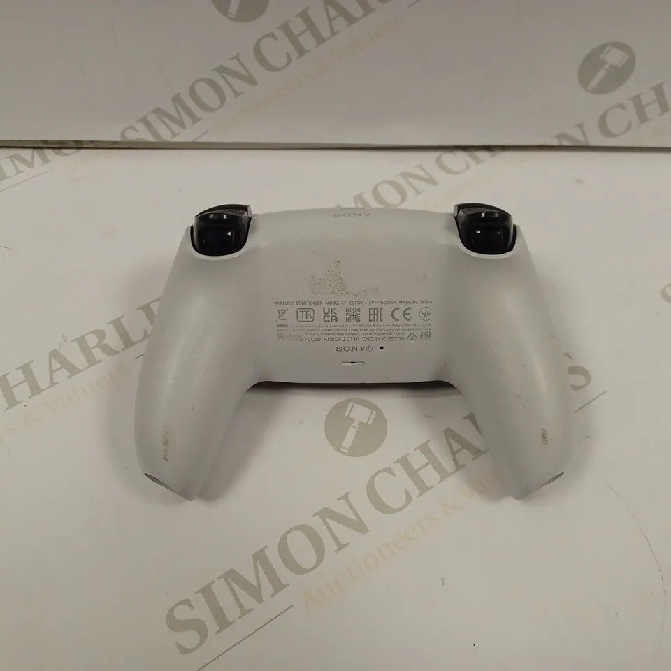 PS5 CONTROLLER WHITE 