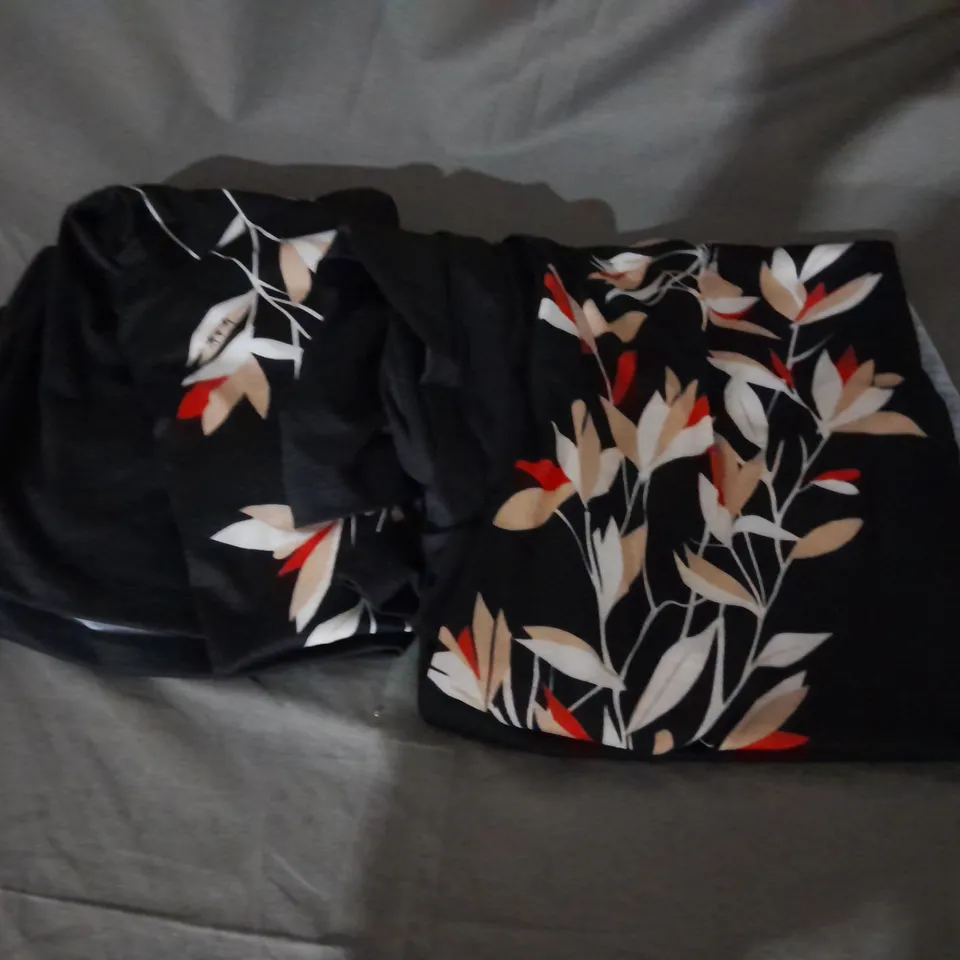 2 BEN DE LISI FLORAL DRESS IN SIZES SMALL, MEDIUM 