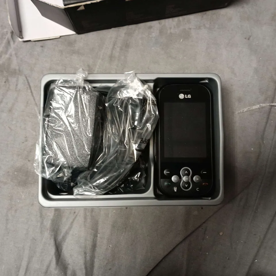 LG KS360 MOBILE PHONE – BLACK WITH SLIDE-OUT QWERTY KEYBOARD