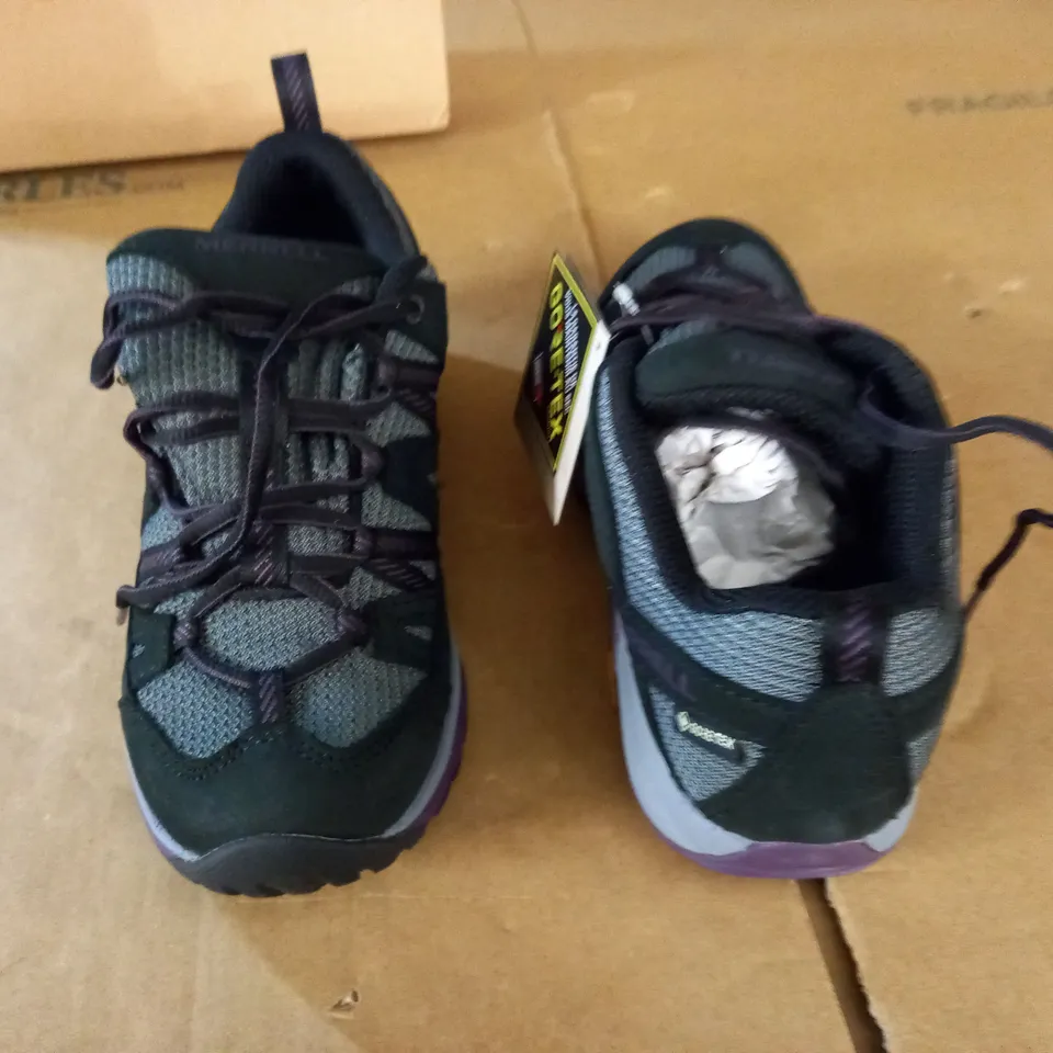 PAIR OF MERRELL SIREN SPORT 3 GTX WOMENS TRAINERS - UK 4