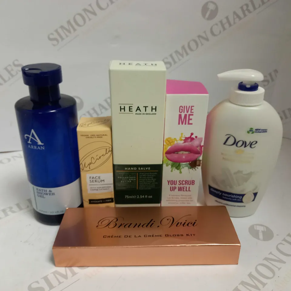 LOT OF APPROXIMATELY 20 ASSORTED HEALTH & BEAUTY ITEMS, TO INCLUDE DOVE, LIP SCRUBS, UPCIRCLE, ETC