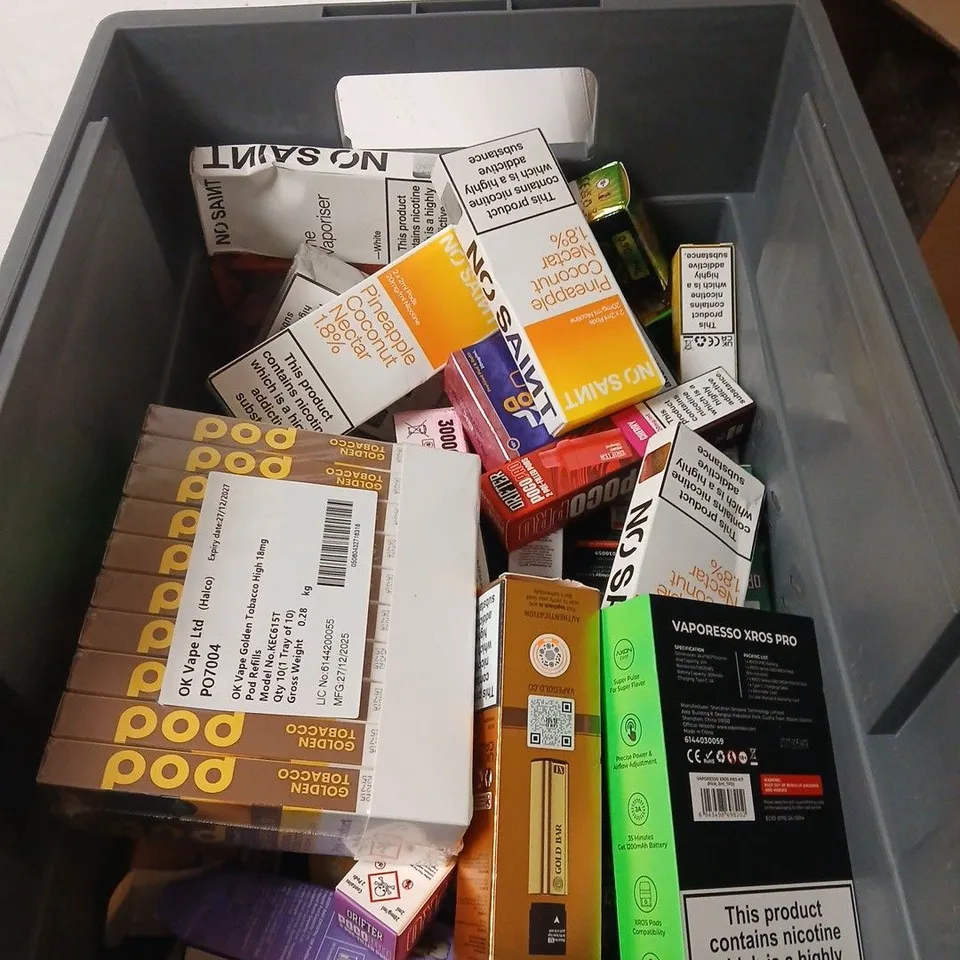 APPROXIMATELY 20 ASSORTED E-CIGARETTE & VAPING ITEMS IN VARIOUS BRANDS TO INCLUDE LOST MARY, VAPORESSO, PIXL ETC 