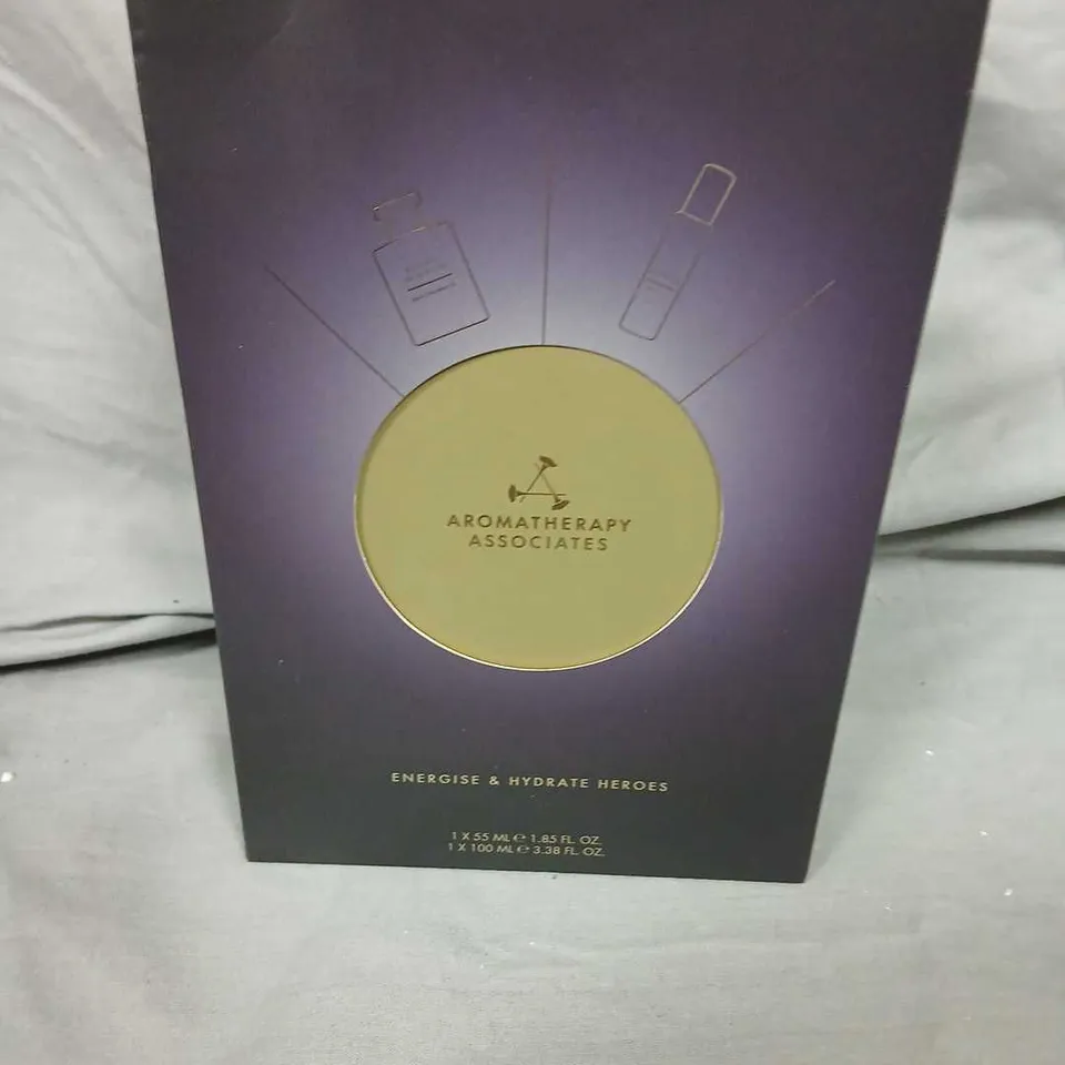 AROMATHERAPY ASSOCIATES ENERGISE & HYDRATE HEROES GIFT SET – REVIVE MORNING BATH & SHOWER OIL 55 ML + REVIVE BODY OIL 100 ML