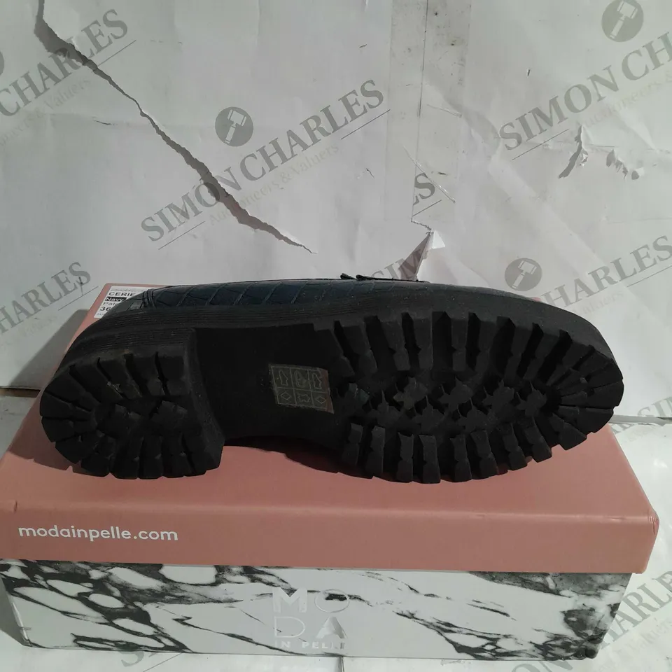 BOXED MODA CARIE LOAFERS SIZE 3
