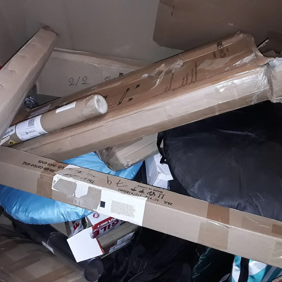 PALLET OF ASSORTED HOUSEHOLD ITEMS TO INCLUDE BABYS PLAYPEN, LASCOOTA SCOOTER, SINUO SLEEPING BAG AND TOILET SEAT