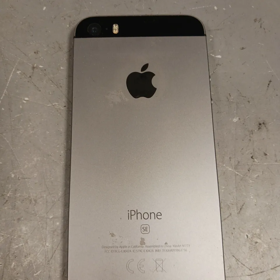 BOXED APPLE IPHONE SE SMARTPHONE 