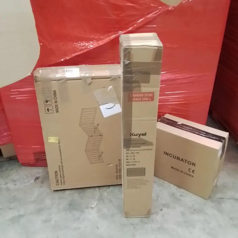 PALLET OF ASSORTED HOUSEHOLD GOODS AND PRODUCTS TO INCLUDE;INCUBATOR,CHAIR MAT,PET FENCE 