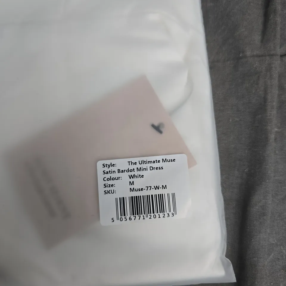 BAGGED ODDMUSE THE ULTIMATE MUSE SATIN BARDOT MINI DRESS – WHITE, UK M