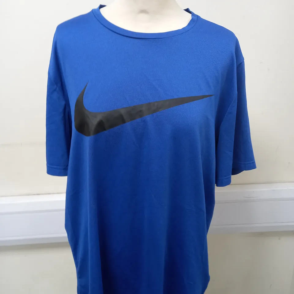 NIKE LOGO PRO T-SHIRT SIZE M