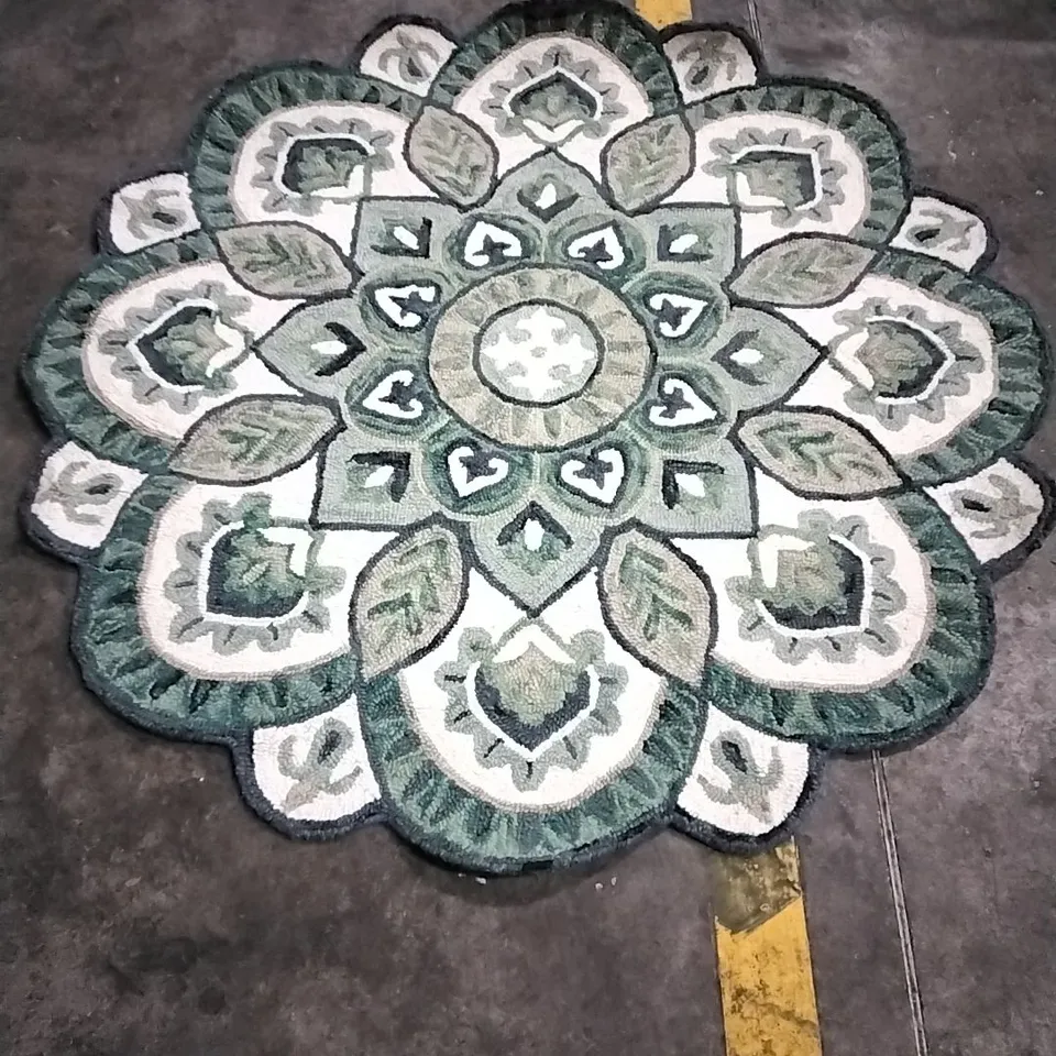 NOVELTY FLORAL AREA RUG IN IVORY/BLUE 