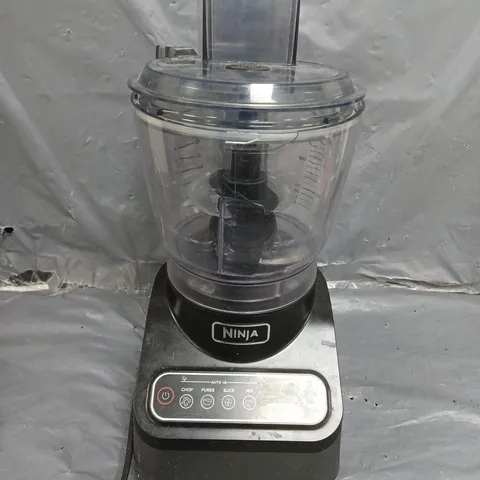 NINJA FOOD PROCESSER WITH AUTO-IQ BN650U