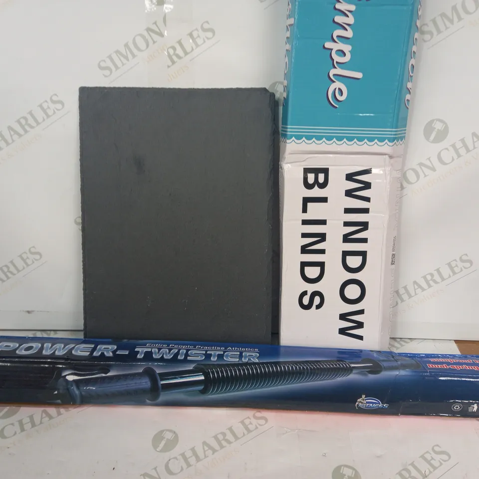 BOX OF APPROXIMATELY 15 ASSORTED HOUSEHOLD ITEMS TO INCLUDE 40KG POWER-TWISTER, SIMPLE WINDOW BLINDS, ETC