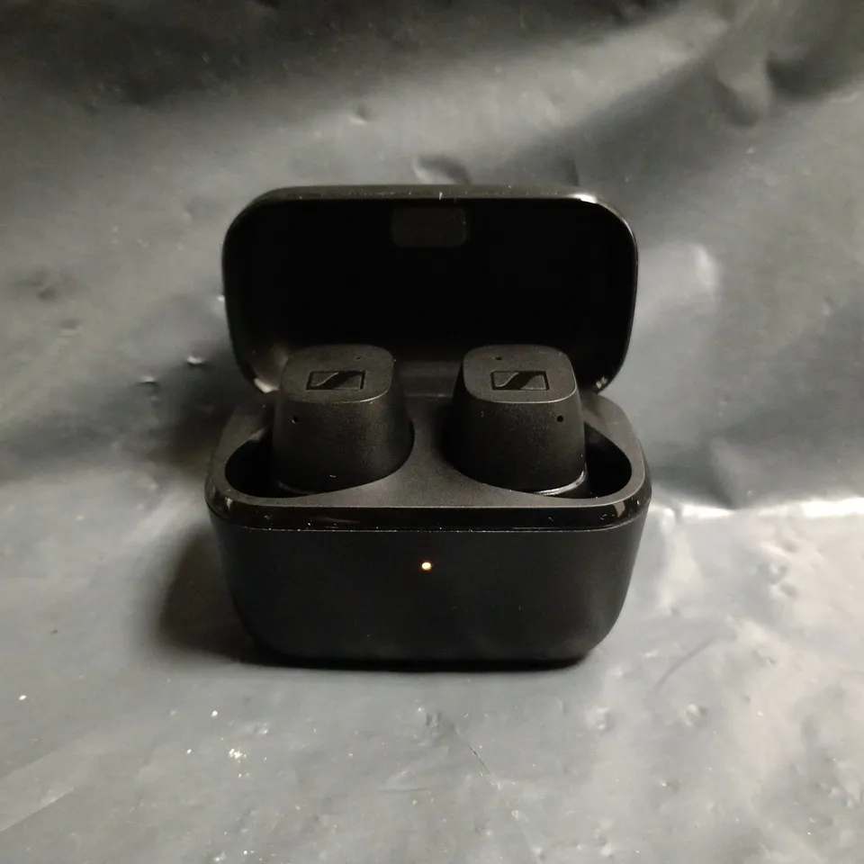 BOXED SENNHEISER CX TRUE WIRELESS EAR PHONES IN BLACK