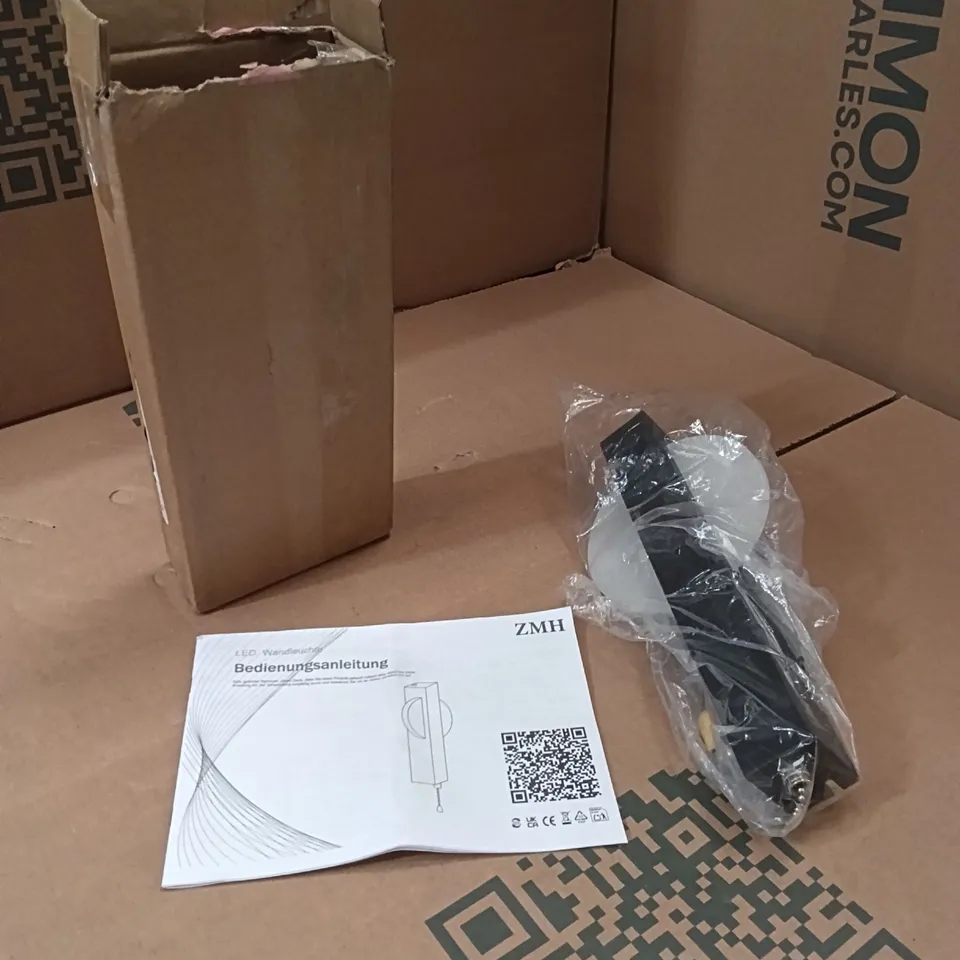 BOXED LED WALL LIGHT - BLACK (1 BOX)