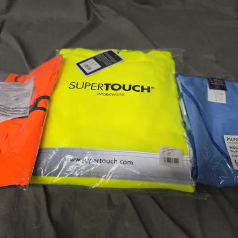 APPROXIMATELY 20 ASSORTED HI-VIS CLOTHING PRODUCTS TO INCLUDE FLEECES & VESTS 