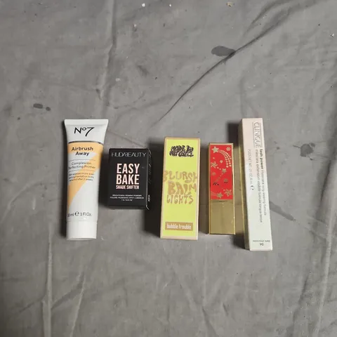 LOT OF 5 ASSORTED COSMETIC PRODUCTS TO INCLUDE - ESTEE LAUDER LIPSTICK - CLINIQUE LASH MASCARA - N07 COMPLEXION PERFECTING PRIMER - ETC