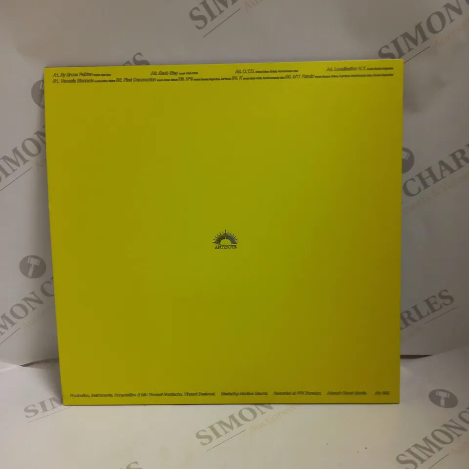 APPROXIMATLEY 16 X ASSORTED MUSIC VINYL'S. SIZES & ARTISTS VARY 