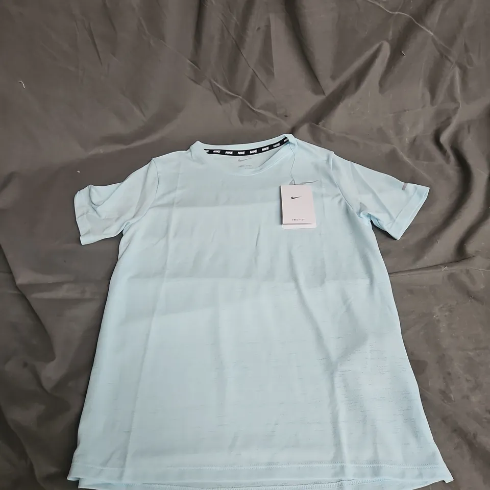 NIKE KIDS TRAINING TEE IN LIGHT BLUE SIZE L