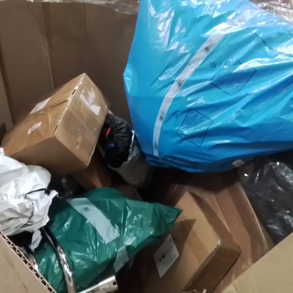 PALLET OF ASSORTED HOUSEHOLD GOODS AND PRODUCTS TO INCLUDE; ALL IN ONE COMFORT CUSHION,PLAY MAT,LARGE RUG