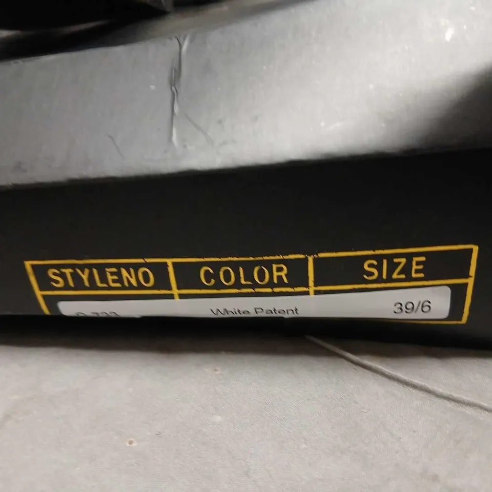 GOLDEN BEADS WHITE PATENT KNEE-HIGH BOOT – UK 6 (EU 39)