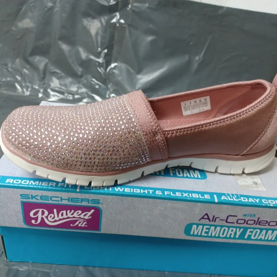 BOXED PAIR OF SKECHERS RELAXED FIT AIR COOLED MEMORY FOAM TRAINERS UK SIZE 6 - PINK - 