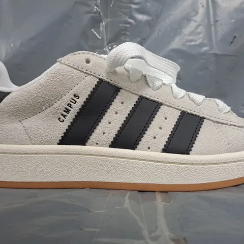 PAIR OF ADIDAS CAMPUS 00S SHOES IN LIGHT GREY/BLACK SIZE UK 7