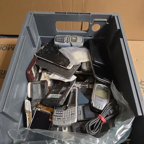 APPROXIMATELY 50 ASSORTED DAMAGED MOBILE PHONES INCLUDING NOKIA  AND ALCATEL 