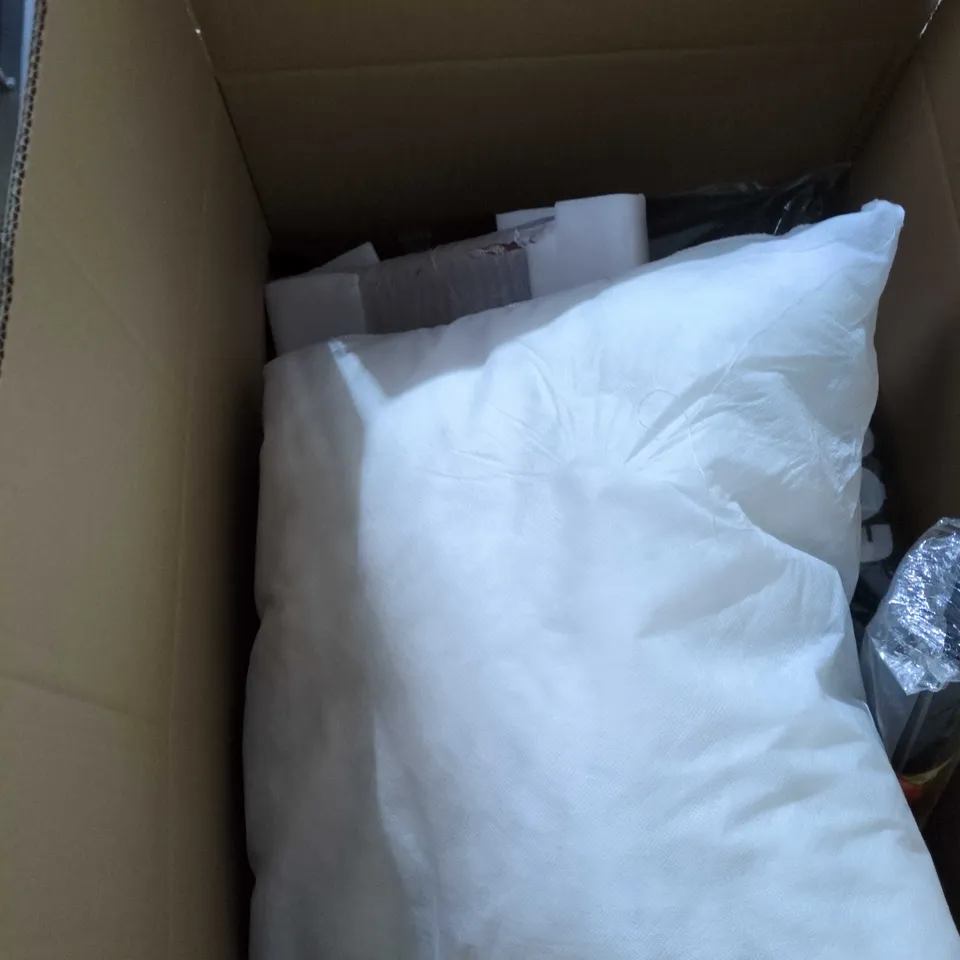 BOX OF APPROXIMATELY 20 ASSORTED HOUSEHOLD ITEMS INCLUDING KIPRUN BOTTLE , VEGGIE SLICER AND SHO PACTO