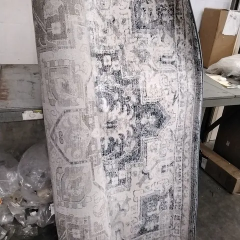 BRAND NEW SURYA TUSCANY AREA RUG // SIZE: 6'7" X 9'7"