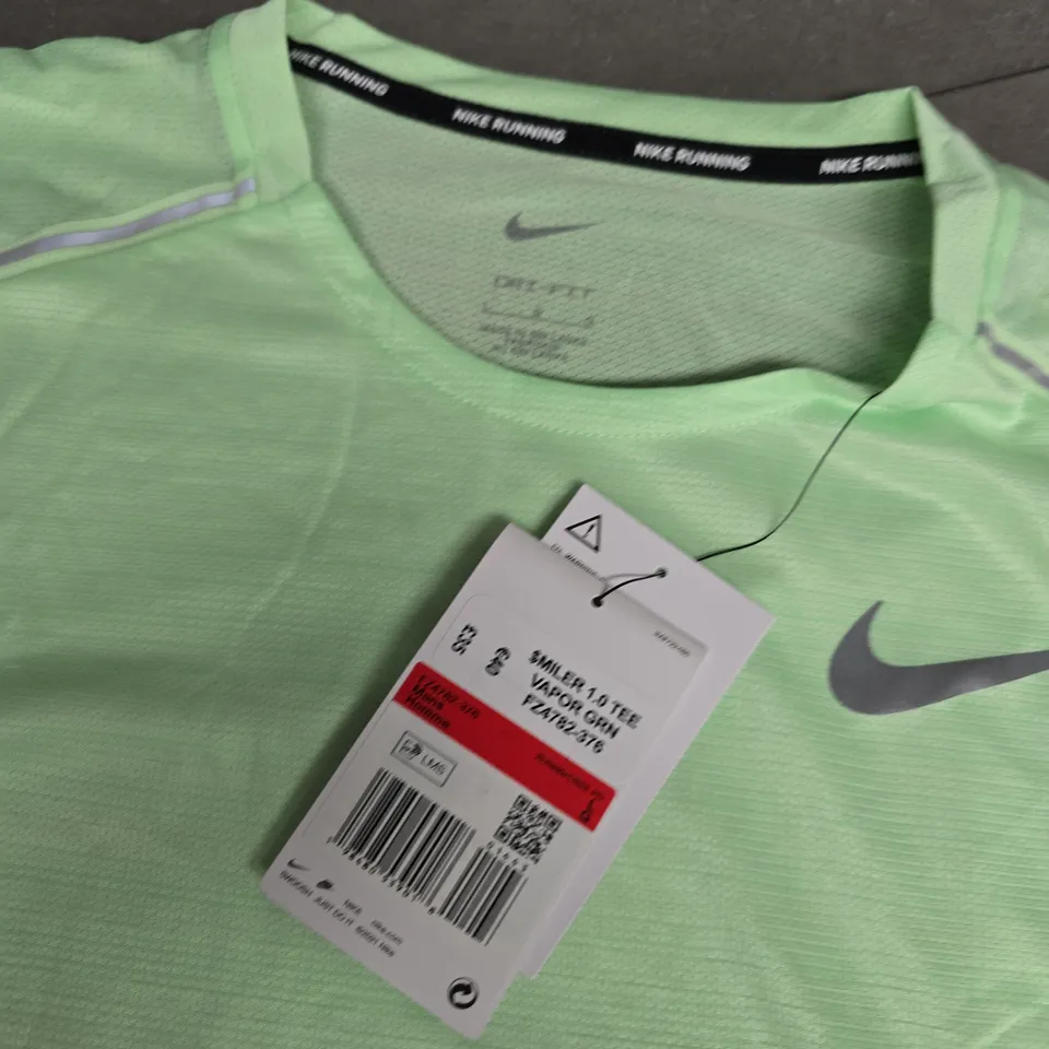NIKE RUNNING T-SHIRT - LIME GREEN - LARGE