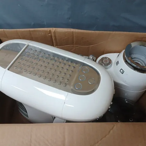 SMEG ESPRESSO COFFEE MACHINE EFC02WHUK & ELECTRIC COFFEE GRINDER - WHITE