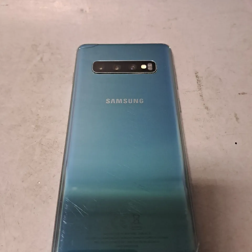 SAMSUNG GALAXY S10 