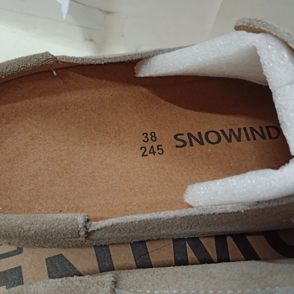 BOXED SNOWWIND TAUPE SUEDE SLIP-ON SHOES – UK 5.5 (EU 38)