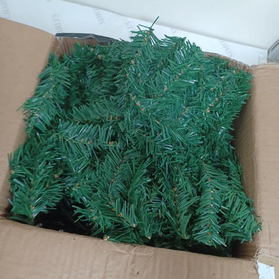 BOXED CHRISTMAS WREATH