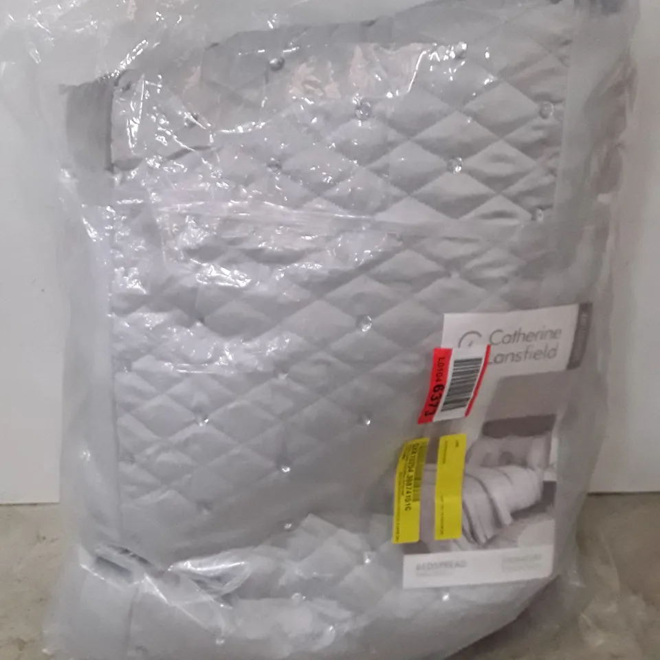BAGGED SEQUIN CLUSTER 240×260CM BEDSPREAD