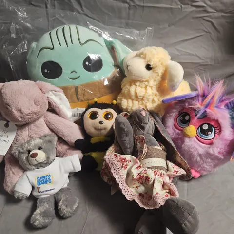 LOT OF 12 ASSORTED PLUSHIES TO INCLUDE FURBY AND BABY YODA